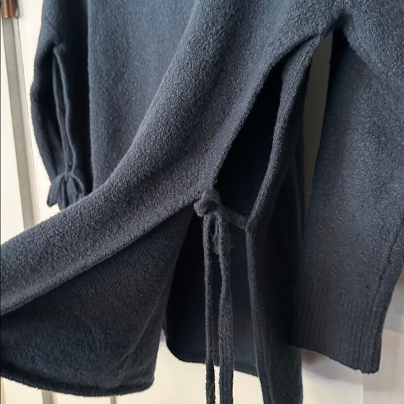 Women's Black Turtleneck Side-Tie Sweater - Picture 3 of 3